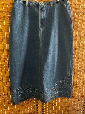 Chico’s Design Embroidered Beaded Denim Midi Skirt Indigo Blue NWT Size 3